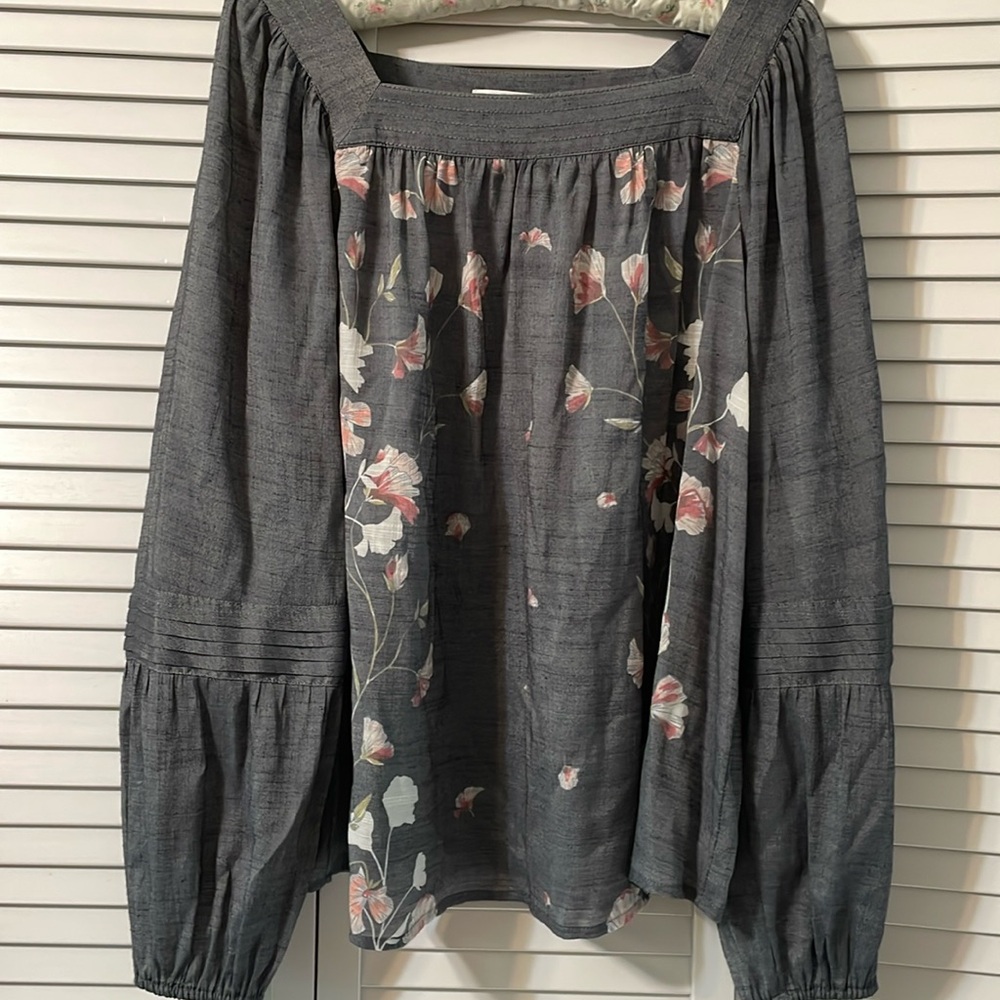 Lauren Conrad ladies floral top